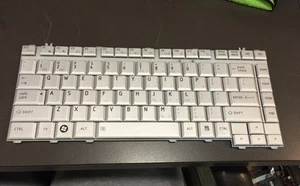 Toshiba Satellite Keyboard Pk130180100 Silver - Picture 1 of 1