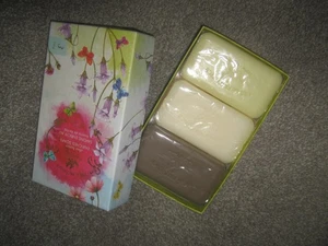 3 Pre De Provence Sheabutter angereicherte Seifen in Box Veilchen Mirabelle & Linden - Bild 1 von 1