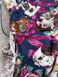 Casca Seidentuch Limited Edition Kätzchen Welpen handgerollte Kanten VINTAGE - Bild 1 von 13