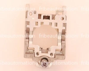 ZB4 BZ009, Schneider Electric, 010202, BEFESTIGUNGSADAPTER, BRAND NEW, BRAND NEW - Picture 1 of 2
