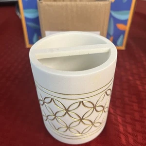 Toothbrush Holder Pendant - Picture 1 of 3