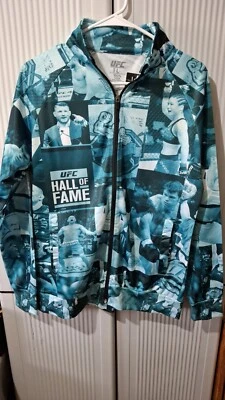 Paquete UFC Salón de la Fama Chaqueta Verde Grande y Más. Foto 1 de 4