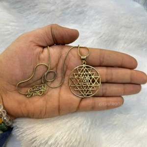 Shri Yantra Pendant Lakshmi Powerful Chakra Energized Blessed Om Lakshmiaye - Picture 1 of 4