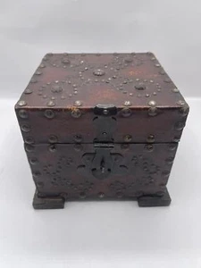 Spanish hand tooled Wooden Leather Covered signedBox  MADE IN SPAIN 5.5” ANTIQUE - Bild 1 von 9
