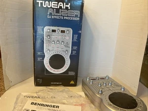 Procesador de efectos DJ Behringer DFX69 Tweakalizer leer - Imagen 1 de 11