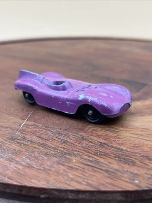 RARO Antiguo Vintage Púrpura Jaguar Tootsietoy Metal Diecast Coche de Juguete Gran Envejecimiento Foto 1 de 4