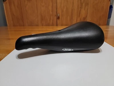 Сиденье для BMX Schwinn Xs Velo 277 новое из старых запасов черное для средней школы - Изображение 1 из 4