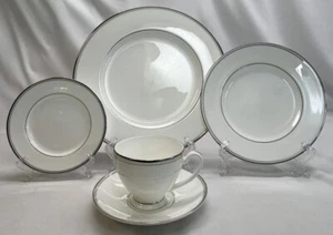 Waterford Kilbarry Platinum 5 Piece Place Setting Fine China - NEW 4 Sets Avail. - Picture 1 of 9