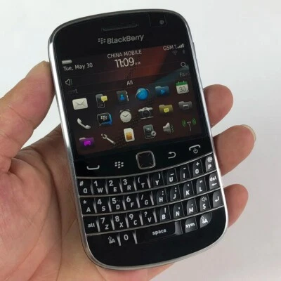 BlackBerry Bold Touch 9900 Original 3G QWERTY 5MP 8GB ROM BlackBerryOS Phone - Immagine 1 di 4