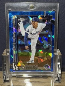 Yoshinobu Yamamoto 2025 Topps Chrome Sapphire 179 - Bild 1 von 2