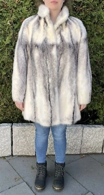 Nerzjacke Black Cross, anspruchsvoll verarbeitet, extrem wenig getragen - Bild 1 von 4