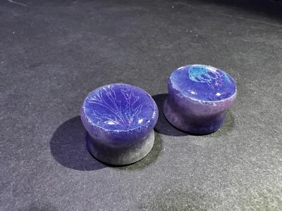 Tapones de resina de vida marina púrpura y blanco iridiscente hechos a mano 18 mm Foto 1 de 4