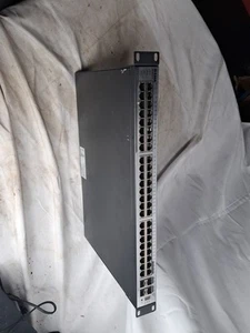 Commutateur Gigabit couche 2 48 ports géré par réseau D-Link DGS-3100-48 - Photo 1/3