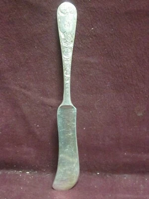 CUCHILLO MANTEQUILLA GRABADO STERLING OLD MARYLAND S Kirk & son 5 3/8" 27g monograma F Foto 1 de 4
