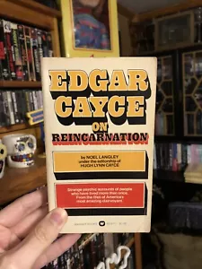 Edgar Cayce On Reincarnation (1975) Paperback Book - Spirituality & Paranormal - Picture 1 of 9