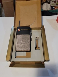 Walkie talkie ricetrasmettitore Magnavox WT-101 con scatola da collezione vintage non testato - Foto 1 di 15