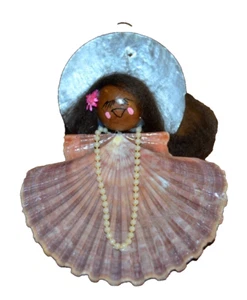 Hawaiano Pintado Tuerca de Macadamia ÁNGEL NIÑA Adorno Colgante Caracoles De Colección Navidad - Imagen 1 de 4