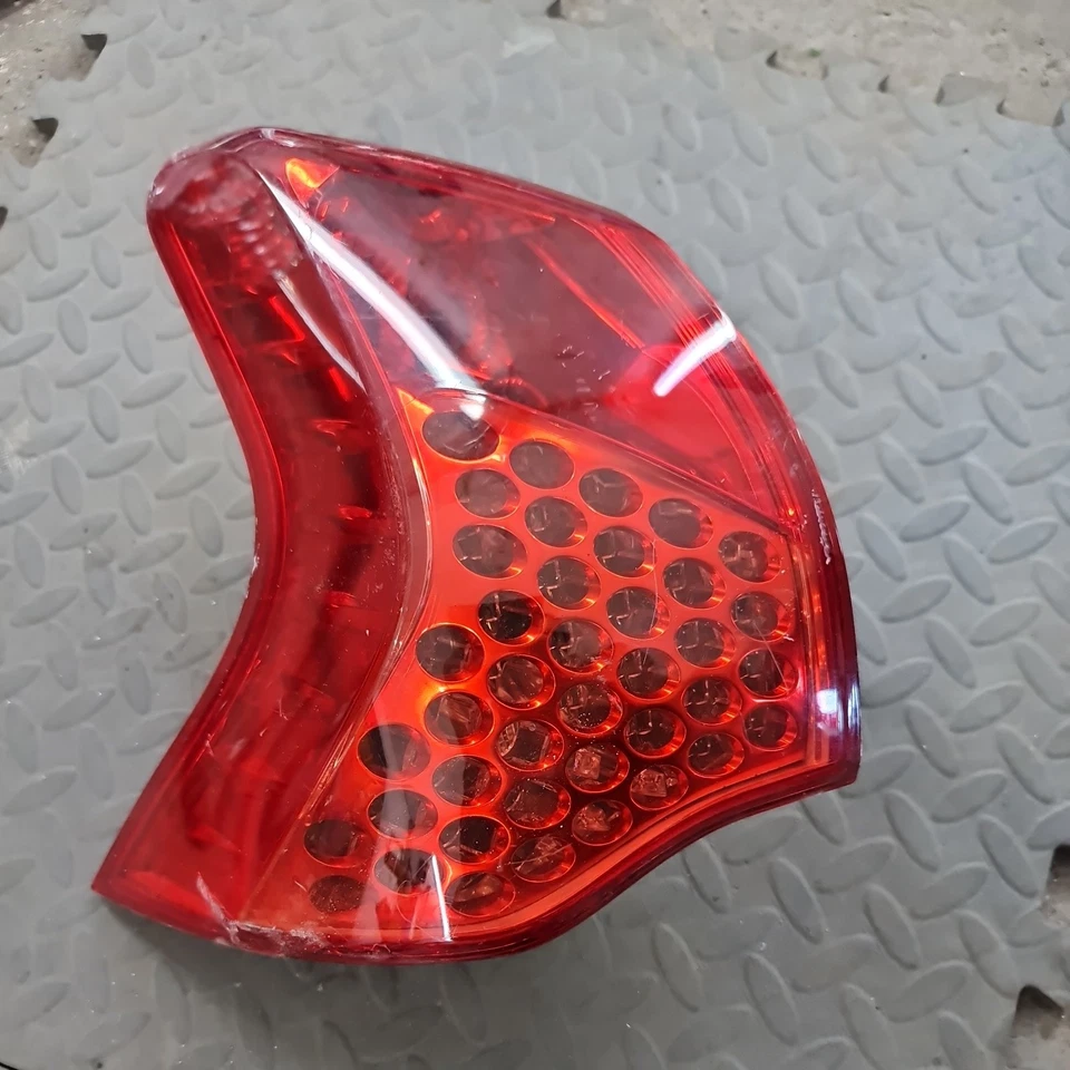 PEUGEOT 3008 2008-2013 LUZ TRASERA EXTERIOR PASAJERO LADO IZQUIERDO 9683460880 Foto 1 de 4