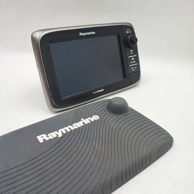 Raymarine e7 HybridTouch Chartplotter MFD Display E62354X SeaTalkNG GPS - Imagen 1 de 4