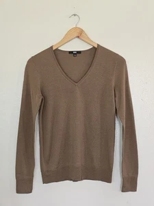 Uniqlo Wool V Neck Sweater Womens Size Small Brown Pullover Lightweight - Picture 1 of 11