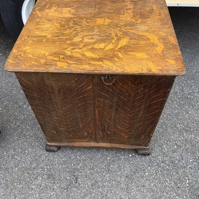 Антикварный музыкальный шкаф Tiger Oak Record - Изображение 1 из 4