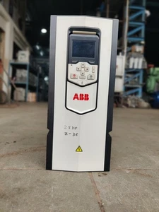 ABB ACS880-01-038A-3 AC ANTRIEB 18,5 KW (25 PS) VFD (FREQUENZUMRICHTER). - Bild 1 von 24