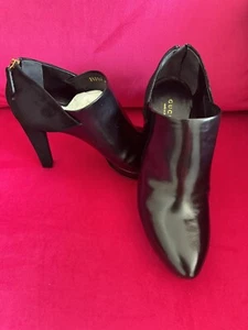 Gucci Black Leather / Suede Booties Size 38 Perfect Condition Never Worn - Picture 1 of 11