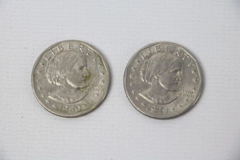 Lot of Susan B Anthony Liberty 1979 and 1980 ONE DOLLAR U.S. Coin Cover