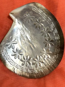 WUNDERSCHÖNE GROSSE NATÜRLICHE PERLMUTT HANDGESCHNITZTE AUSTERNSCHALE TELLER TAHITI - Bild 1 von 5