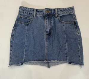 Forever 21 Women's Raw Hem Blue Denim Mini Skirt Size Medium 28” Waist - Picture 1 of 2