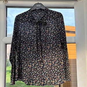 M&S Ladies Sz 16 Navy Patterned Long Sleeve Blouse With Lovely Tie Neck. - Picture 1 of 10