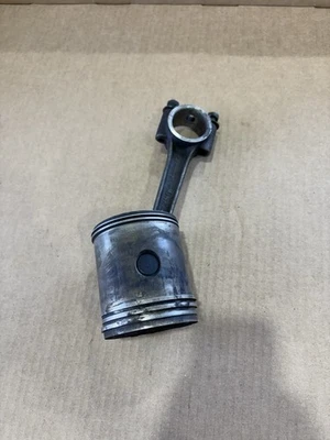 Pistón y varilla de conexión 1 1/2-2 1/2 HP IHC La Lb Foto 1 de 2
