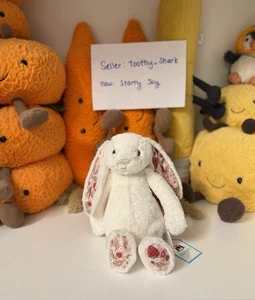 Jellycat Little (7.1") Flor Crema Conejito 'Berry' Nuevo con Etiquetas - 100% Real Envío Rápido EE. UU. - Imagen 1 de 4