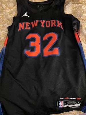Nueva con etiquetas Camiseta New York Knicks Karl-Anthony-Towns Negra Edición Declaración Talla 48 Foto 1 de 4