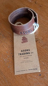 &Sons Trading Co. Leder Doppel Manschette Armband | Braun | Neu | Made in UK - Bild 1 von 3