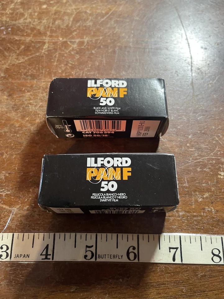 НОВЫЙ ЗАПЕЧАТАННЫЙ лот пленки Ilford Pan F 50 черно-белая ISO 50/18 нераспечатанная просрочена в 2000 году - Изображение 1 из 4