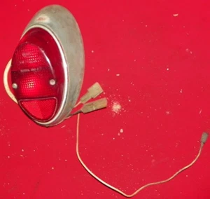 1960'S VOLKSWAGEN BEETLE BUG PASSENGER SIDE TAIL LIGHT HOUSING & LENSE ASSEMBLY - Picture 1 of 2