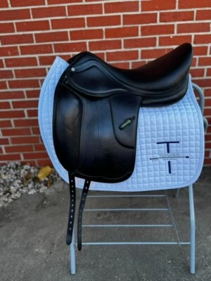 Sillín de doma especial Amerigo Vega Deluxe 18” MW Foto 1 de 4