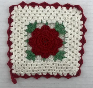 5" Vintage Knit Floral Trivet Potholder Grannycore Cottagecore - Picture 1 of 4