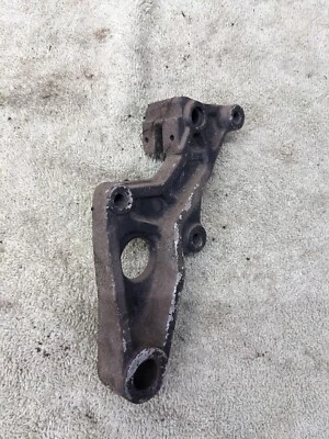 Soporte de pinza de freno trasero Honda FT500 FT 500 ASCOT 82 1982 OEM 83 1983 Foto 1 de 2