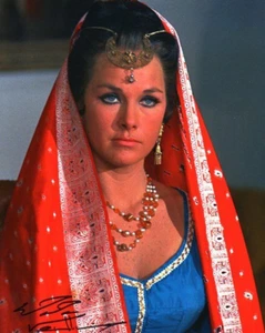Film Autograph: WANDA VENTHAM (Carry On Up the Khyber) Signed Photo - Foto 1 di 1
