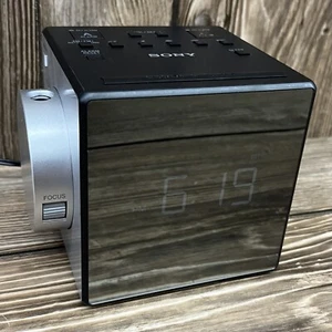 Sony ICF-C1PJ Alarm Clock Radio with Time Projector Nature Sounds USB Tested - Picture 1 of 10