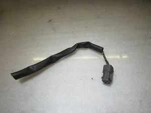 Isuzu Trooper Duty 98-02 facelift LH F indicator light sidelight bulb connector - Picture 1 of 5