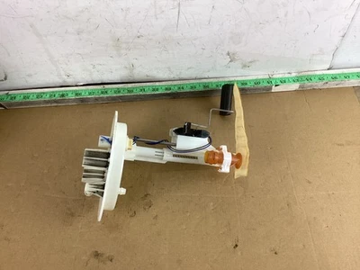 2013 - 2016 Mercedes X166 GL450 Left Fuel Filter Gas Pump Level Sending Unit OEM - Image 1 of 4