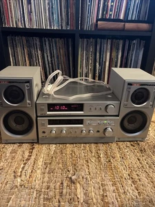 Akai Stereo Verstärker Model UC-U3 FM/AM Stereo Tuner Model UC-K3 mit Lautsprecher - Bild 1 von 7