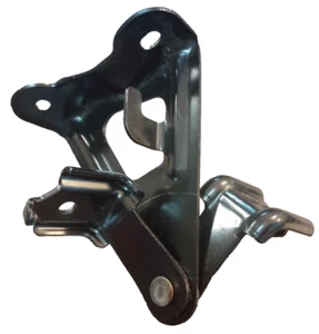 2003 2008 toyota corolla rear seat middle bracket , used - Picture 1 of 3