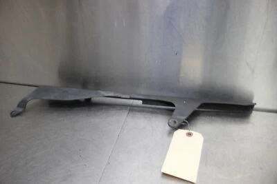 06-07 Yamaha YZF R6 R6R Rear Chain Guard Platic Cover - Imagem 1 de 4