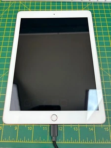 Apple iPad 6th Gen 128GB Wi-Fi 9.7 in - Rose Gold Trouble Charging - Picture 1 of 6
