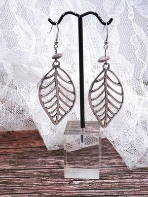 Серебряный лист с камнями серьги - Изображение 1 из 4