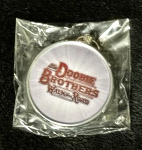 EXKLUSIV - The Doobie Brothers - "Walk This Road" Promo Kompass - Bild 1 von 2